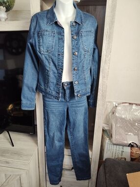 Denim Set SZ Small Classic Blue Denim/Floral Jacket and Jeans Set, Reversible